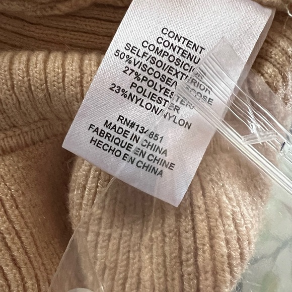 WAYF Flutter Ruffle Ribbed Cardigan Size Large NWT - Picture 6 of 6